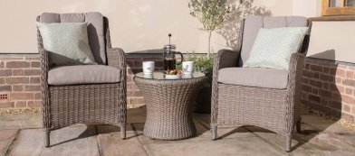 Maze Rattan - Harrogate Bistro Set - Avec coussins résistants aux intempéries