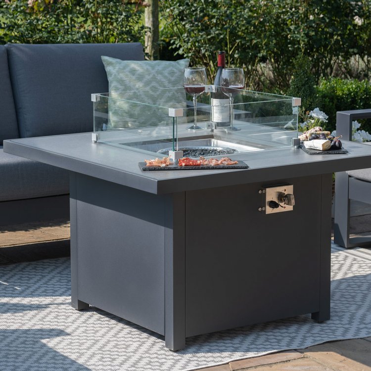 Maze Aluminium New York U- Shaped Sofa Set with Firepit Table